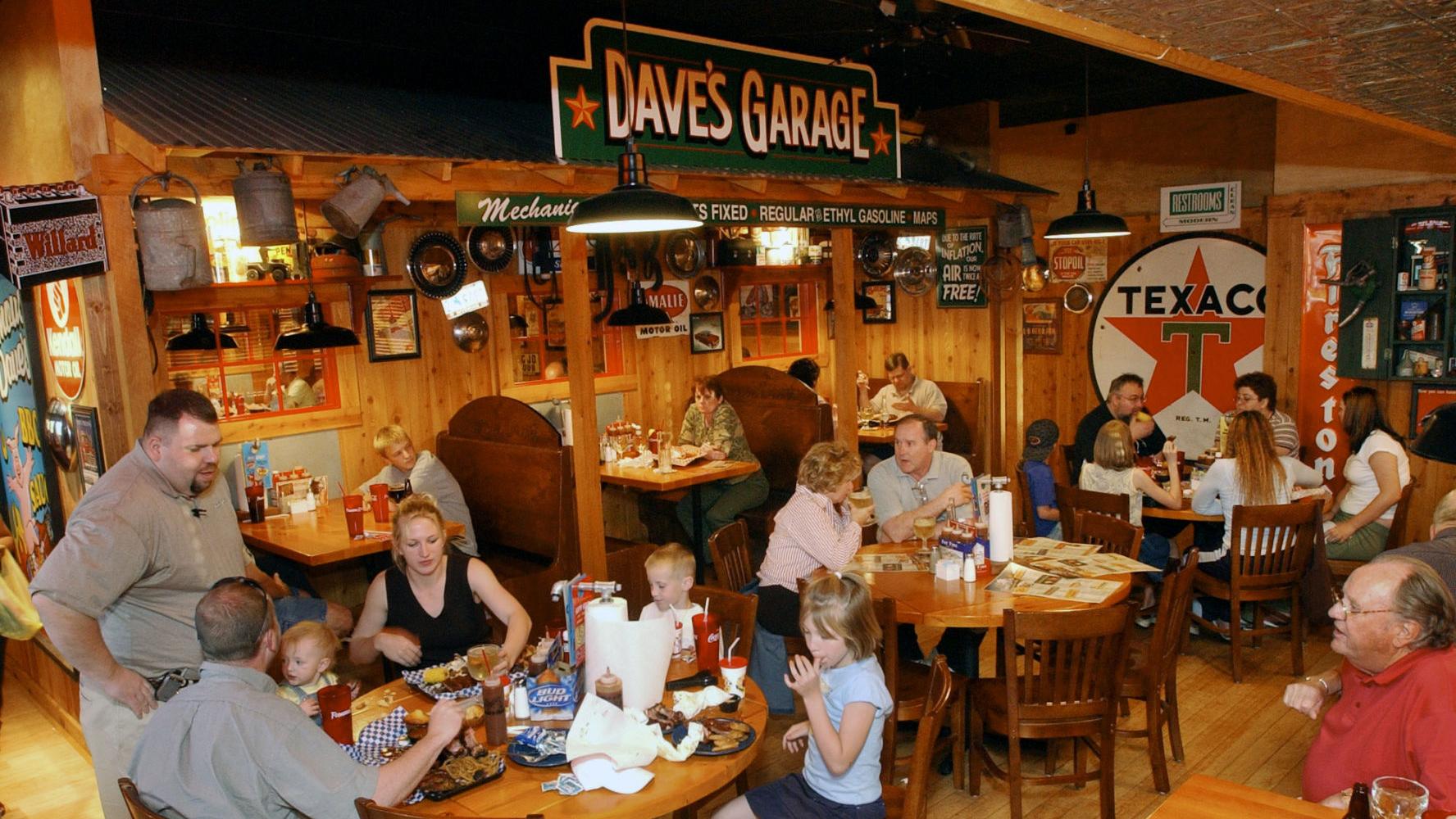 Famous Dave's near Tucson Mall closes, set to reopen next month on Speedway